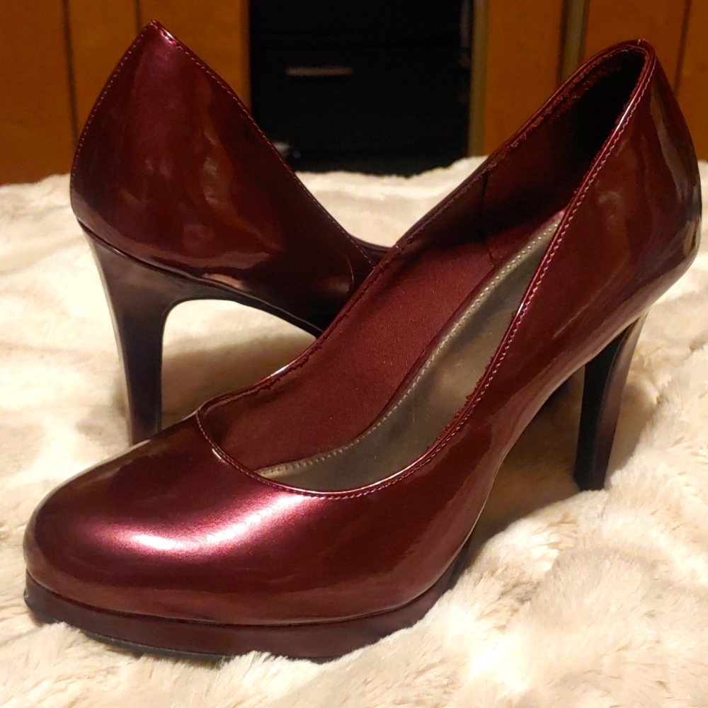 Fioni Pump Platform Heels Maroon